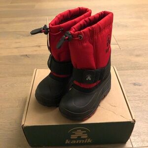 New Kids Kamik Red and Black Snow Boots size 7 / 8T